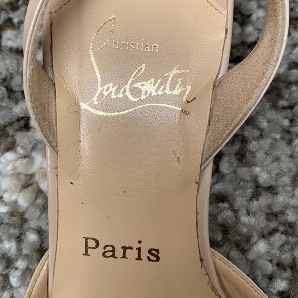 Christian Louboutin Nude Pump - Picture 4 of 9